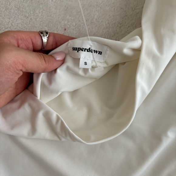 Superdown Cream One-Shoulder Blouse - Picture 4 of 5